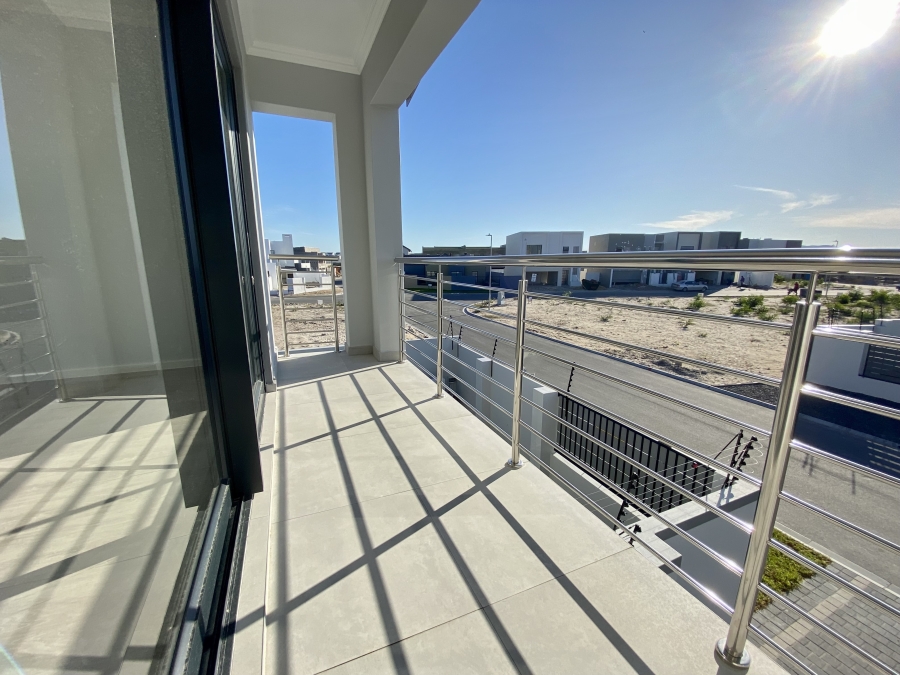 4 Bedroom Property for Sale in Sandown Western Cape